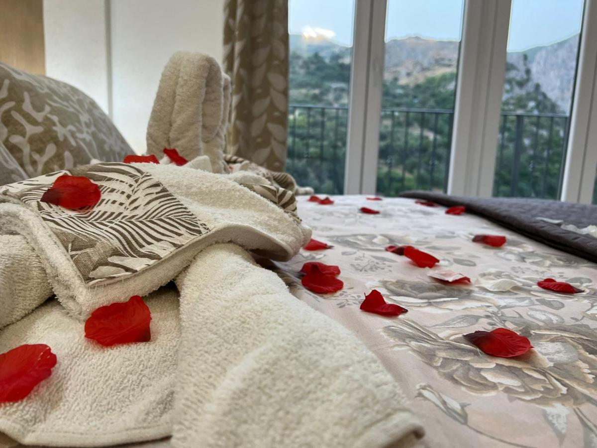 L'Oasi Del Raganello Bed and Breakfast Civita Εξωτερικό φωτογραφία