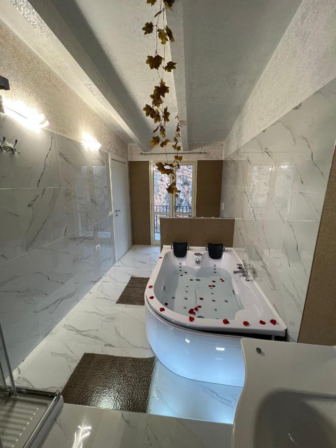 L'Oasi Del Raganello Bed and Breakfast Civita Εξωτερικό φωτογραφία